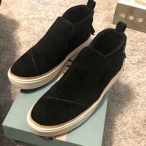 Tom’s Paxton Slip-on